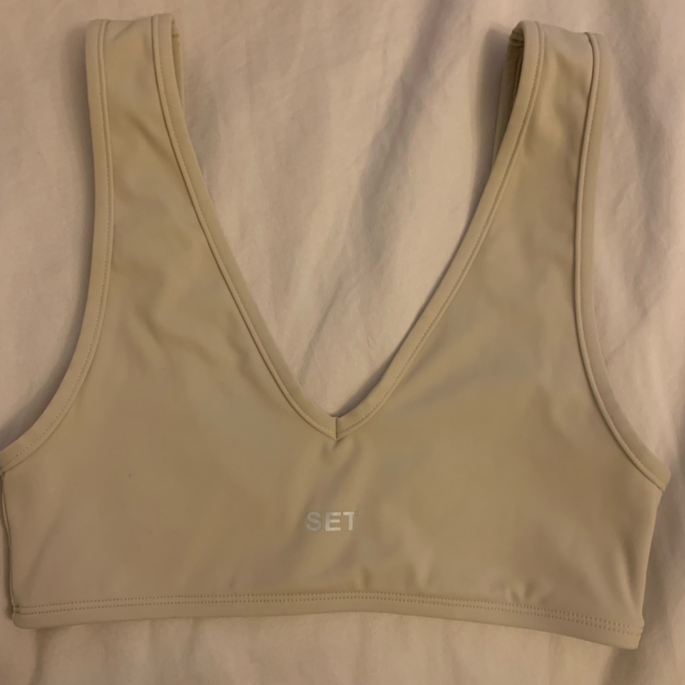 ‼️SOLD ON MRCARI‼️‼️SET Sport Bra